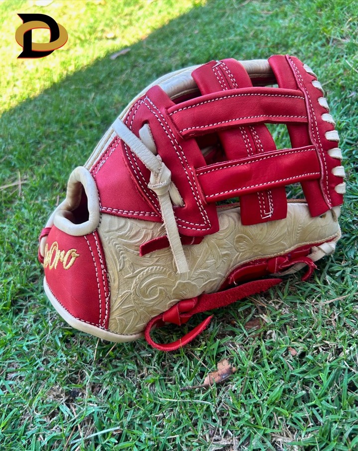 Red and Floral texture? YES!#deorosports #customgloves #baseball #softball #fyp