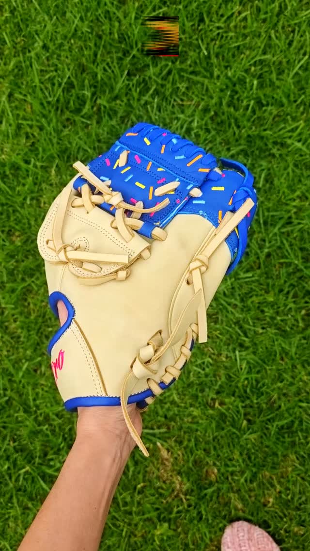 Sweeten up your game with this custom cream and royal blue build. 🍭✨#deorosports #customgloves #baseball #softball #fyp