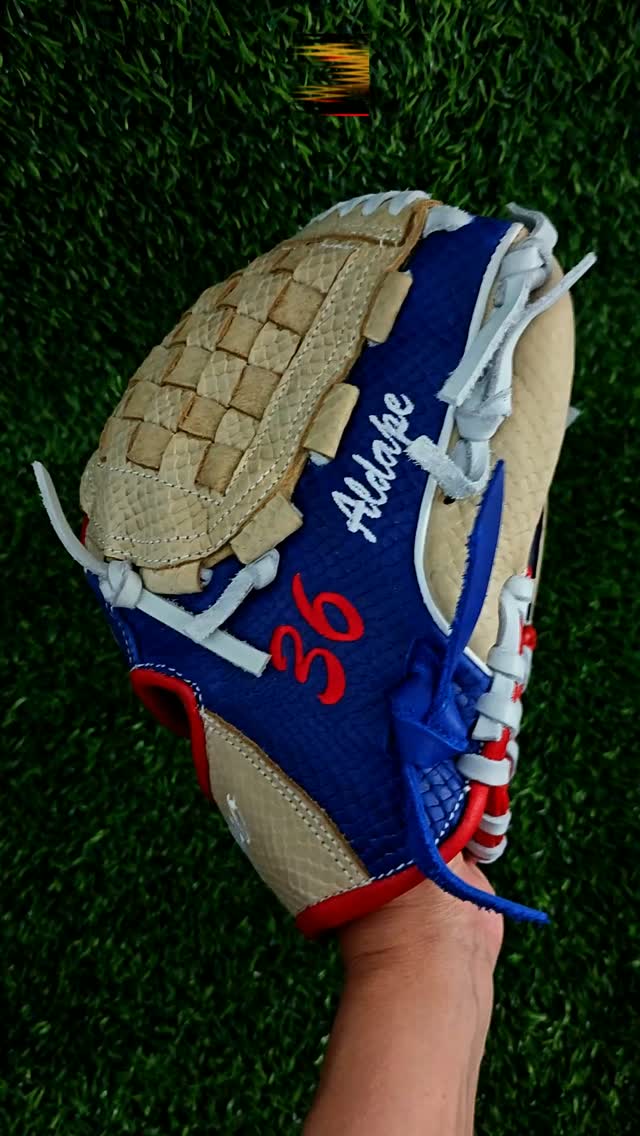Look at this custom glove!DeOro Sports
Custom yours now at deorosports.com#deorosports #customgloves #baseball #softball #fyp