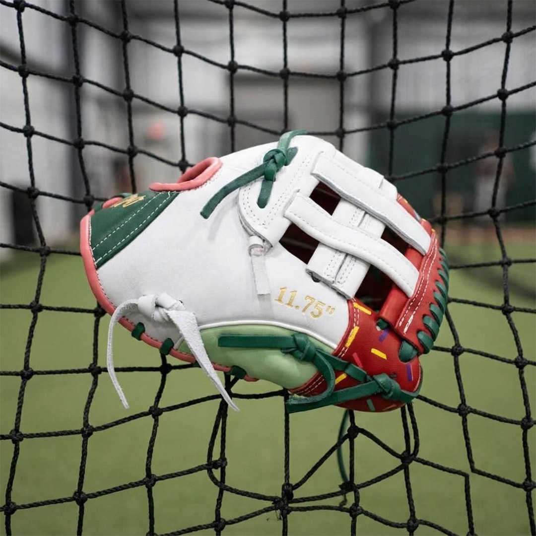 Pure fire on the field. ⚾️🔥 What do you think of this custom Mexico-inspired design? Drop your thoughts below!DeOro SportsCustom yours now at deorosports.com#deorosports #customgloves #baseball #softball #fyp