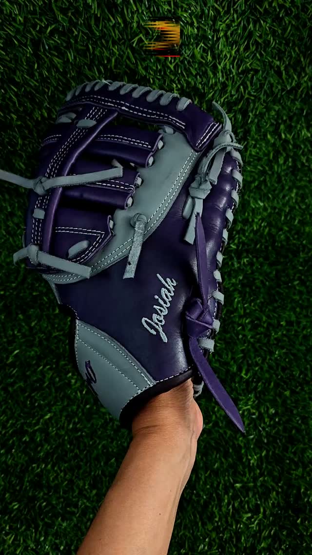 Would you buy this?DeOro Sports
Custom yours now at deorosports.com#deorosports #customgloves #baseball #softball #fyp