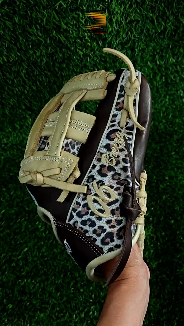 Leopard texture? we got you!DeOro Sports
Custom yours now at deorosports.com#deorosports #customgloves #baseball #softball #fyp