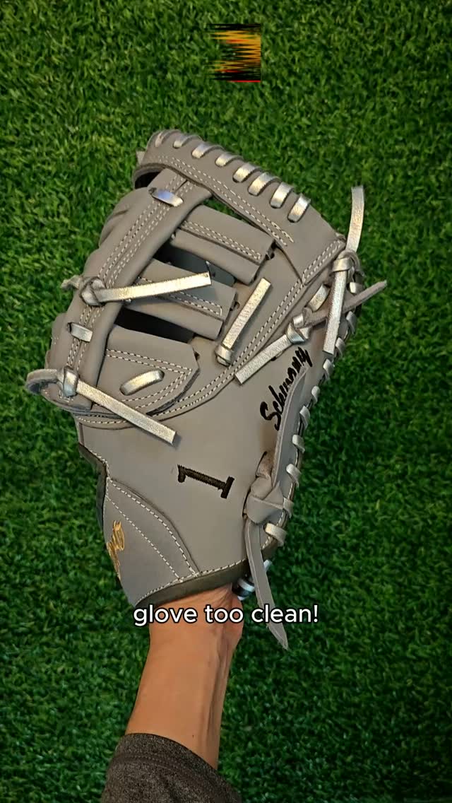 Glove too clean to not wear!DeOro Sports
Custom yours now at deorosports.com#deorosports #customgloves #baseball #softball #fyp